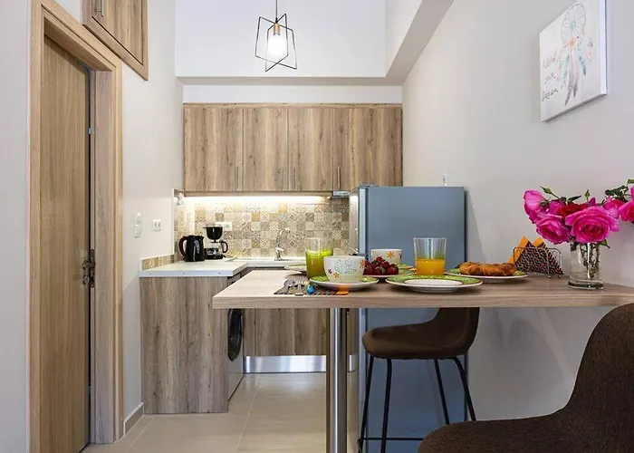 Nafsika Apt., Next To The Beach! Rethimnon